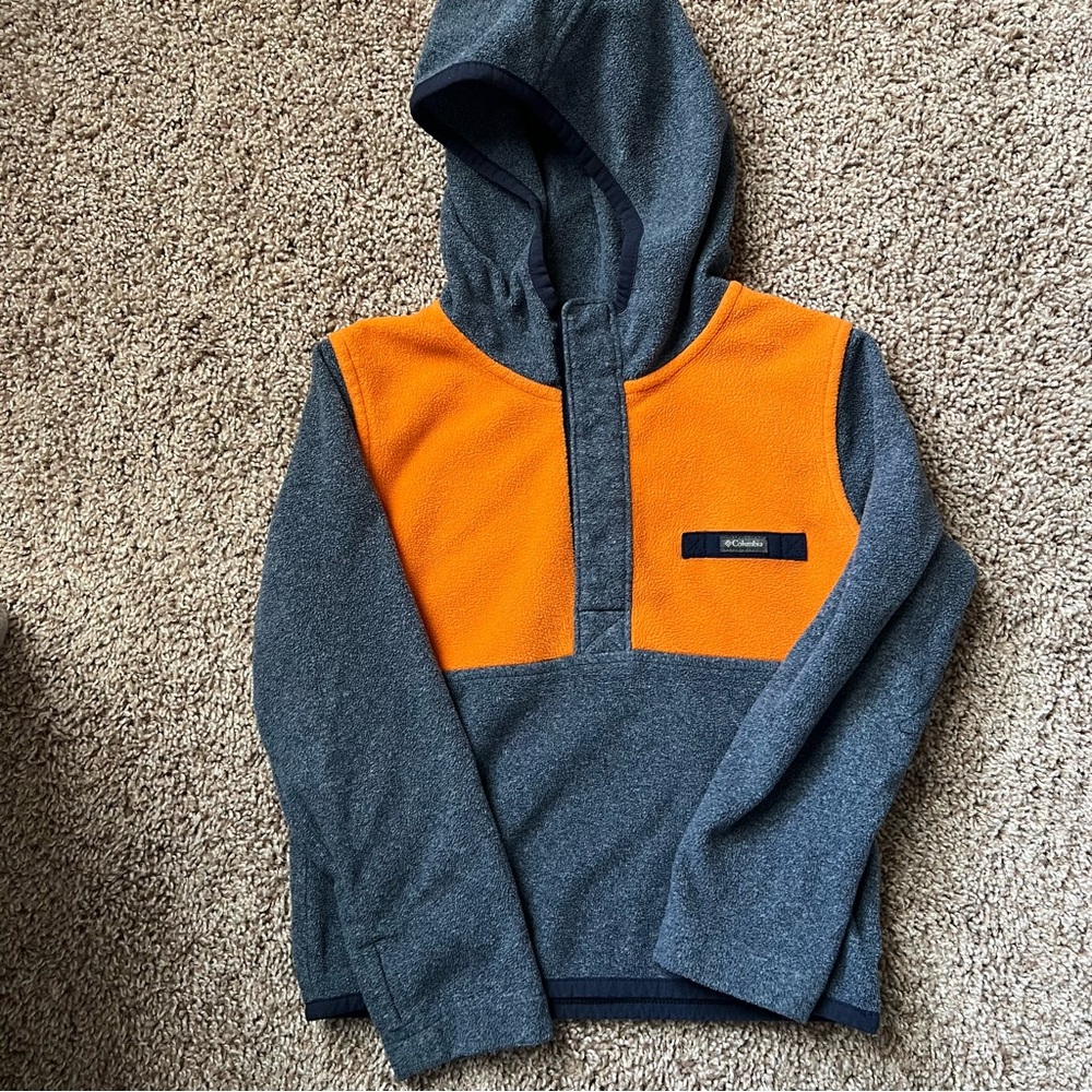 Boys Columbia sweater size 4/5 XXS